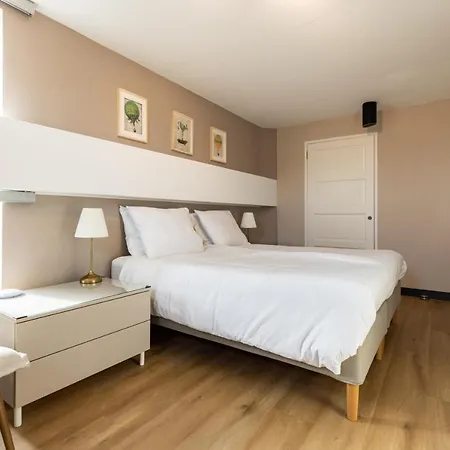 Bed & Breakfast De Tulpentoren Roelofarendsveen