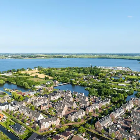 De Tulpentoren 住宿加早餐酒店 Roelofarendsveen