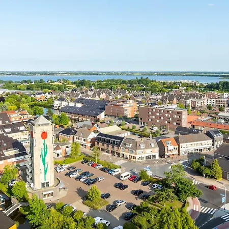 De Tulpentoren 住宿加早餐酒店 *