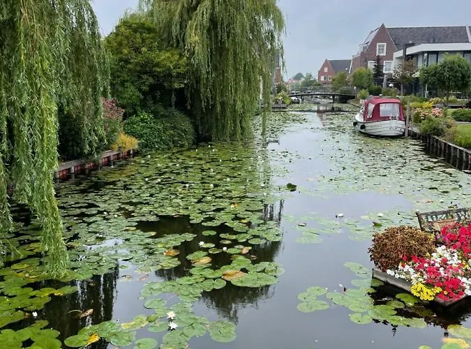 Bed & Breakfast De Tulpentoren 4*