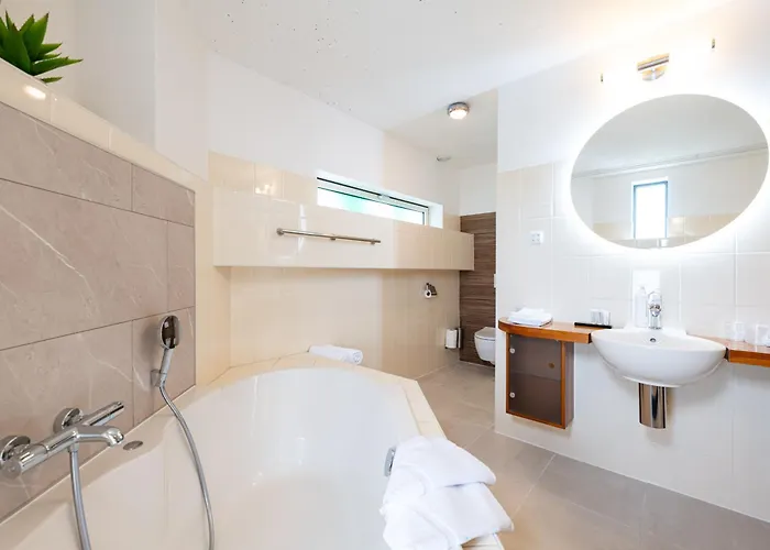 De Tulpentoren 4* Roelofarendsveen