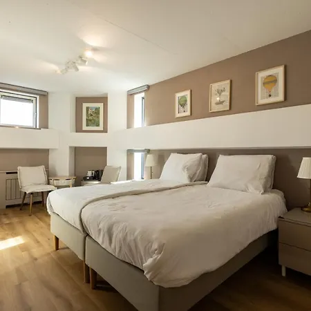 Bed & Breakfast De Tulpentoren Roelofarendsveen