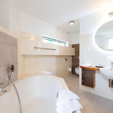 De Tulpentoren 4* Roelofarendsveen