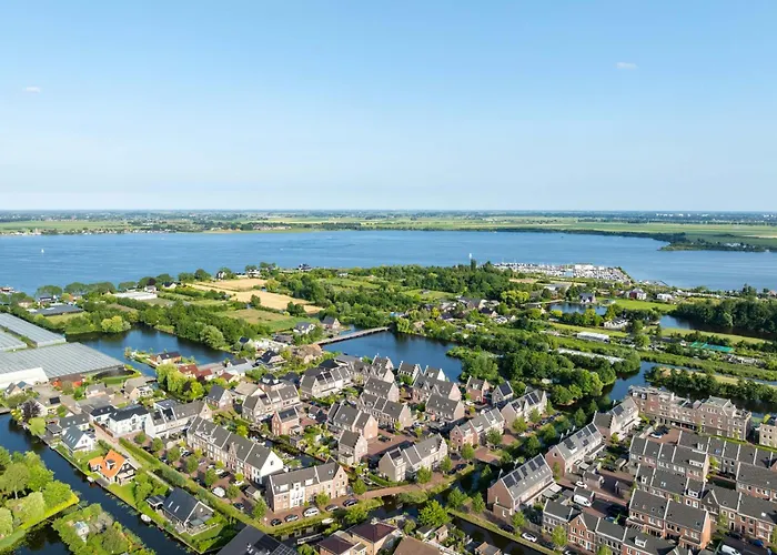 De Tulpentoren Bed and breakfast Roelofarendsveen